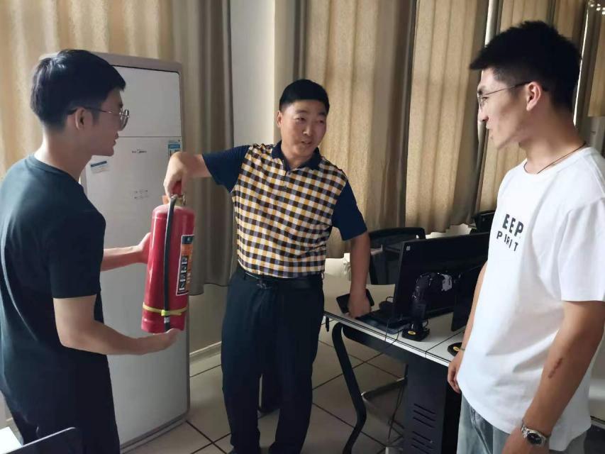 实验室消防器材检查